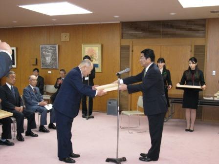 県庁での岐阜県林材振興表彰式に出席