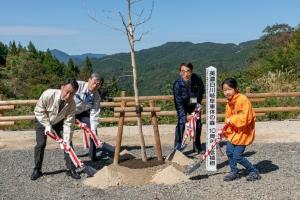 記念植樹写真