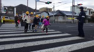 若手警察官の見守り