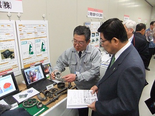 愛知県豊田市内で、岐阜県・三重県「新技術・新工法展示商談会」を視察の画像