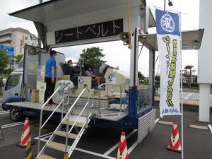 シートベルト体験車