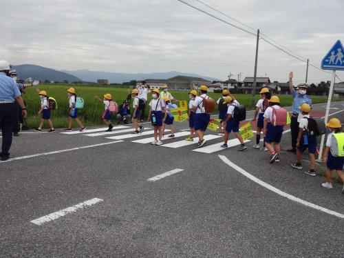 広幡小学校下校時見守り活動