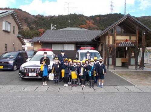 小学生の駐在所訪問