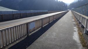 橋上の路面状況