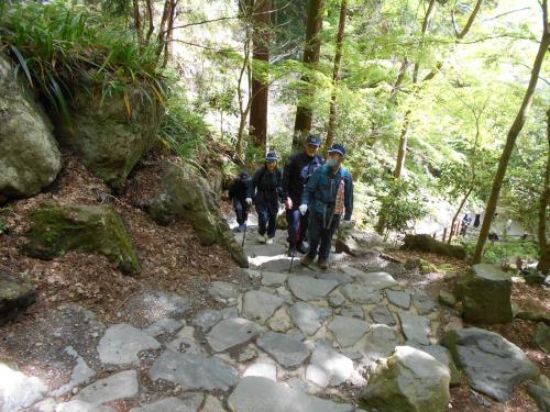 養老山で登山訓練