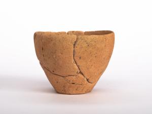 明徳遺跡から出土した土師器の鉢です