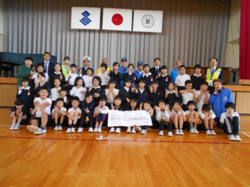 自転車の安全な乗車講習会終了時の集合写真