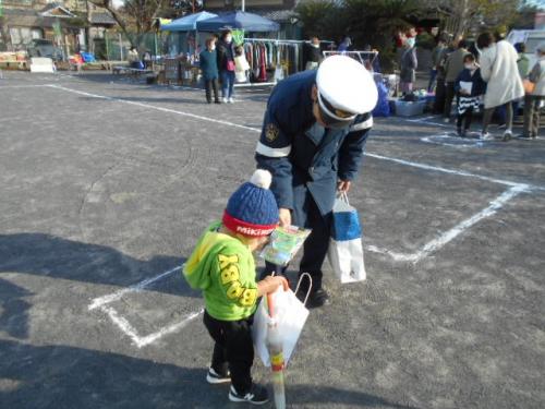 交通安全を呼び掛け