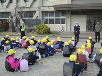 交通ルールを守りましょうと交通安全教室