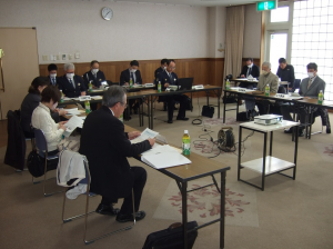 画像(警察協議会開催風景・下呂警察署長による説明)