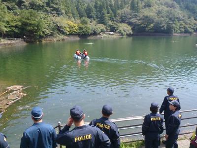 伊自良湖水難救助訓練の様子１