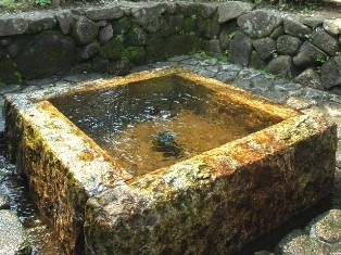 平成の名水百選-加賀野八幡神社井戸- - 岐阜県公式ホームページ（脱炭素社会推進課）