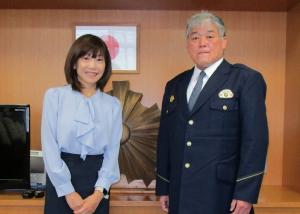 岐阜北警察署署長室にて