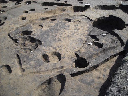 古代の竪穴建物跡の写真