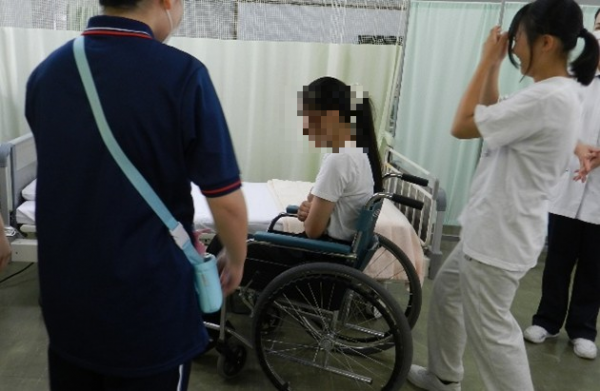 車いす体験1