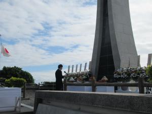 沖縄追悼式風景