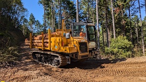 自動走行フォワーダデモンストレーションの様子