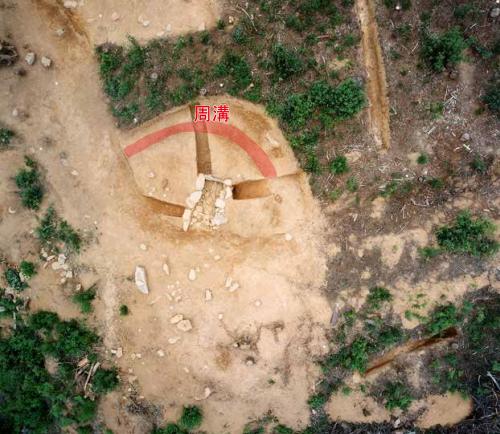 与島6号古墳を上空から撮影した写真です
