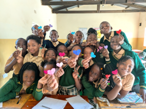 折り紙と子どもたち