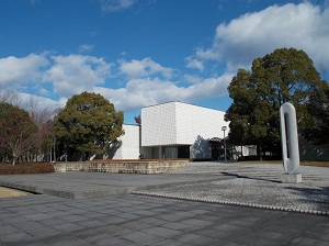 県美術館1