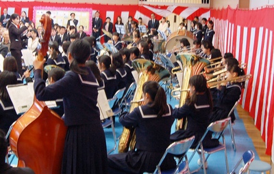 竹鼻中学校吹奏楽部の演奏の写真