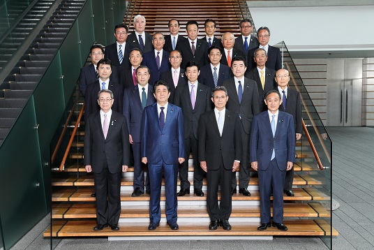 内閣総理大臣と都道府県議会議長との懇談会の写真