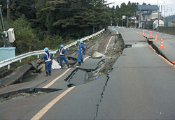 平成16年中越地震による被害写真
