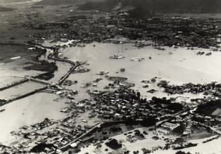 板屋川（左上）と伊自良川（右下）の挟撃地帯