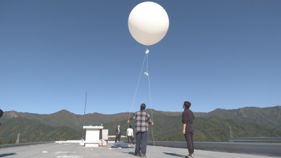 バルーンを使ったサル対策実証実験の様子