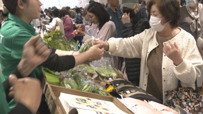 県庁マルシェの様子