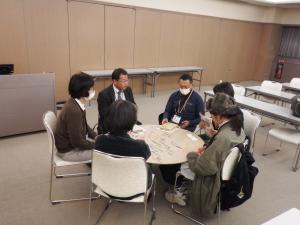 グループで情報交換3