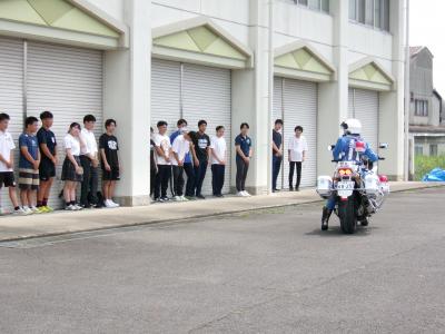 白バイデモ走行見学