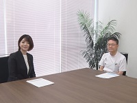 リポーターと村上先生 リポーターと村上先生