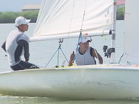 練習に励む部員 練習に励む部員