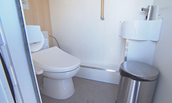 トイレトラックの中