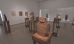 県現代陶芸美術館館内